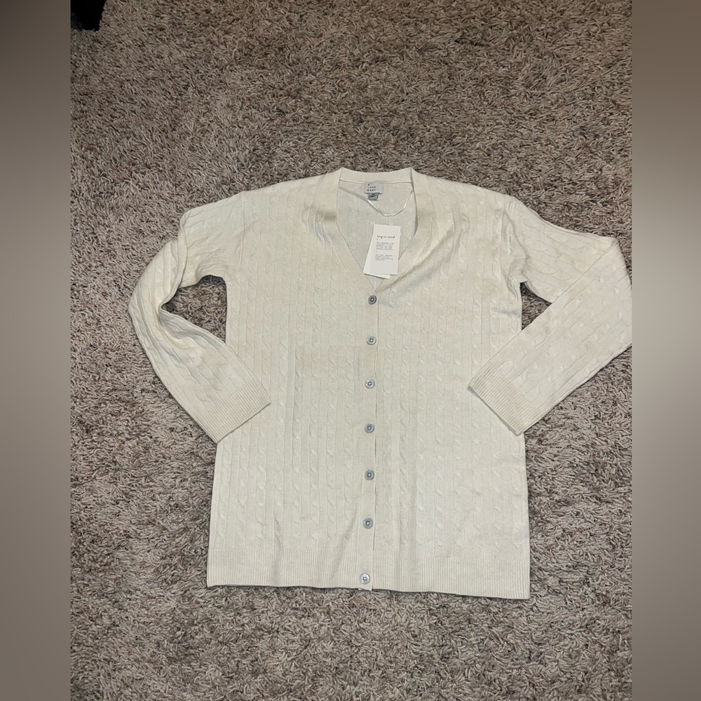 New ladies, cream cardigan extra small feels like cashmere